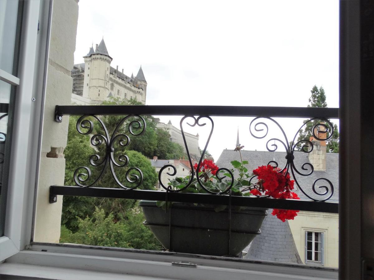 Vue Splendide Sur Chateau سوموور المظهر الخارجي الصورة