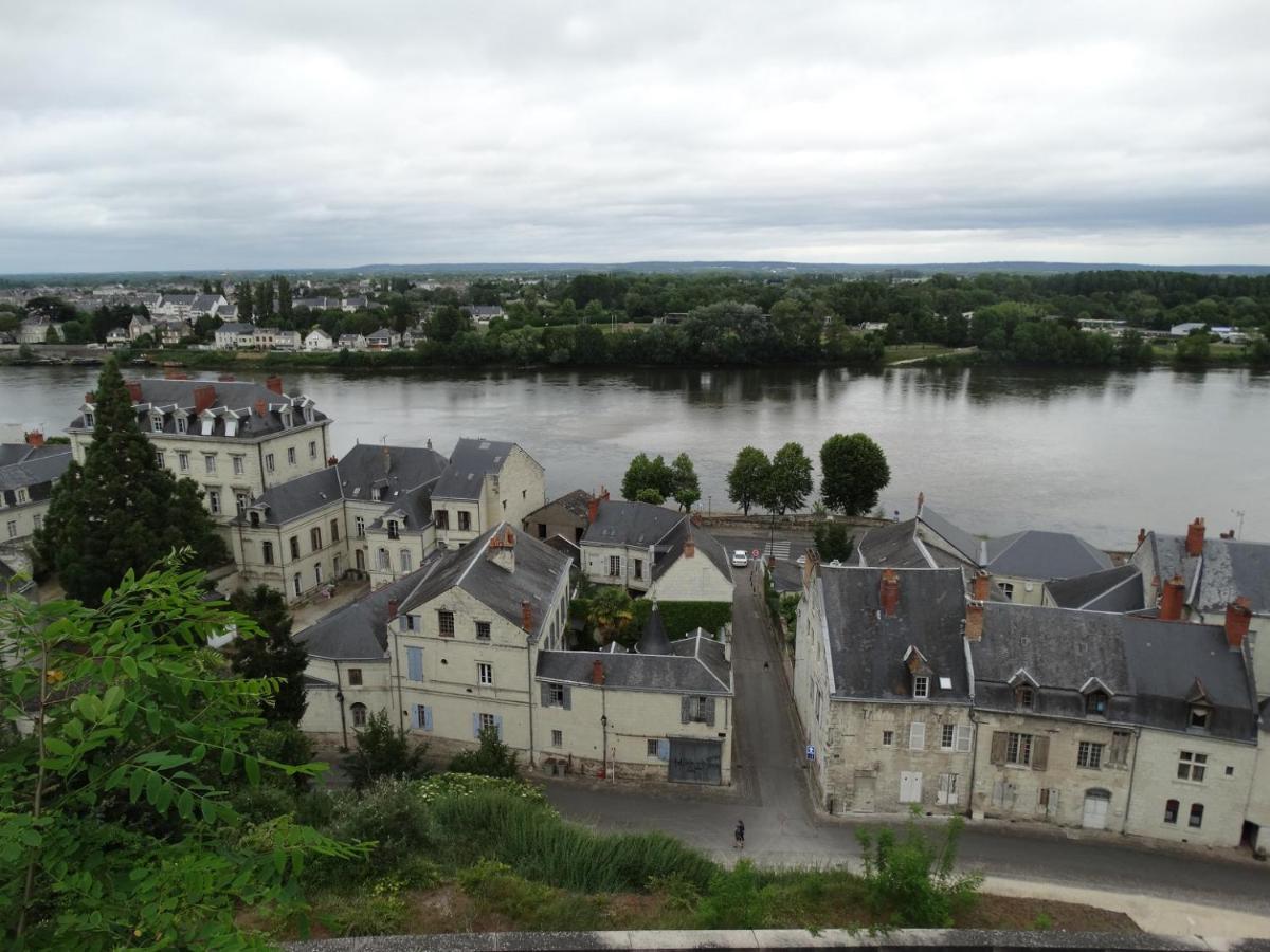 Vue Splendide Sur Chateau سوموور المظهر الخارجي الصورة